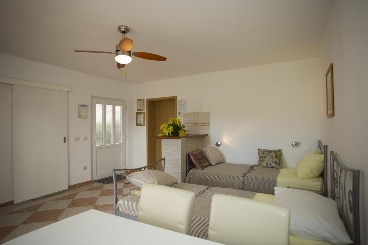Apartments Gudelj Trogir Eksteriør bilde