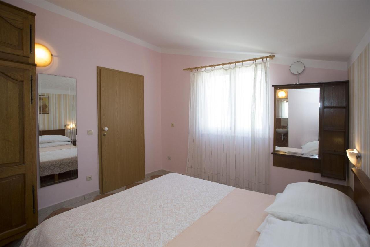 Apartments Gudelj Trogir Eksteriør bilde