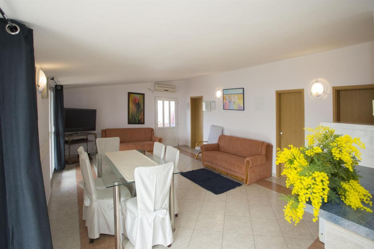 Apartments Gudelj Trogir Eksteriør bilde