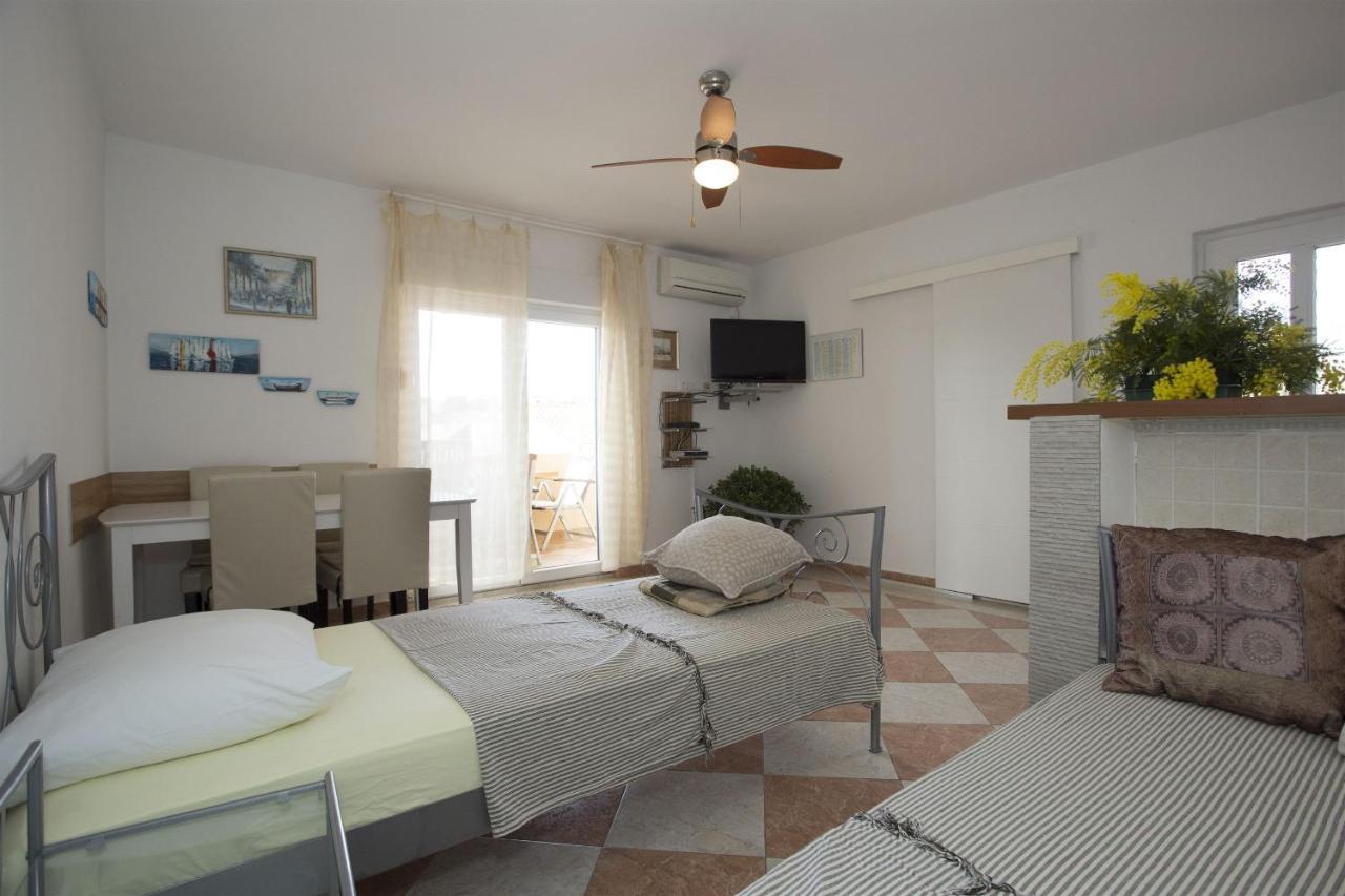 Apartments Gudelj Trogir Eksteriør bilde