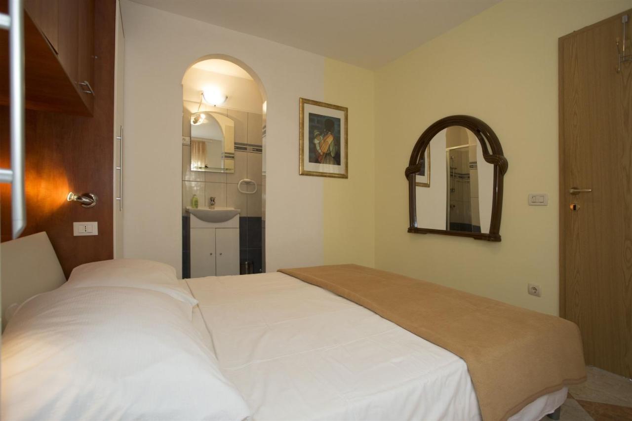 Apartments Gudelj Trogir Eksteriør bilde