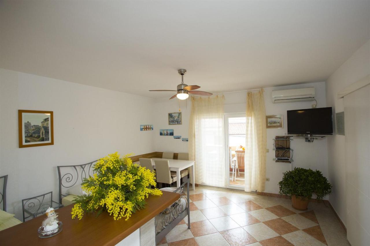 Apartments Gudelj Trogir Eksteriør bilde