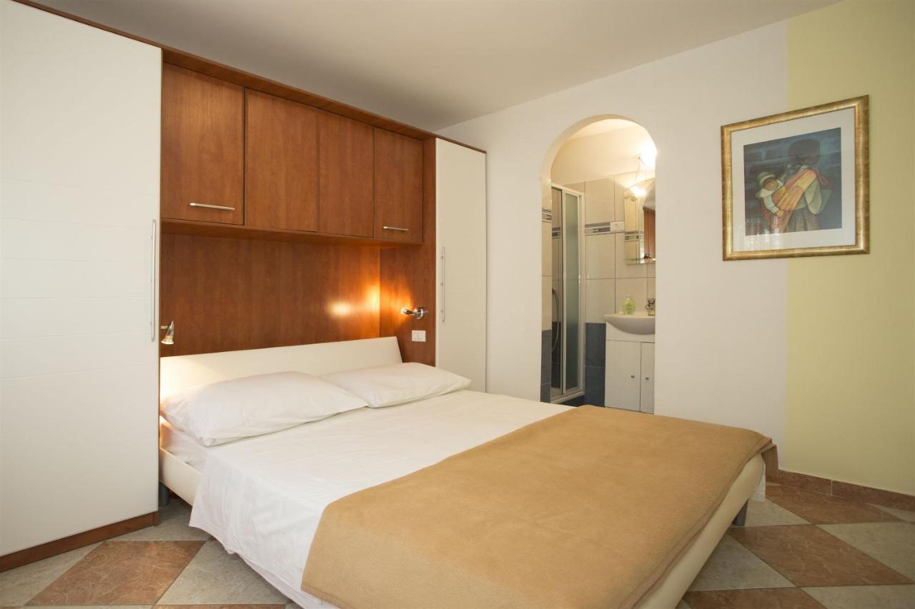 Apartments Gudelj Trogir Eksteriør bilde
