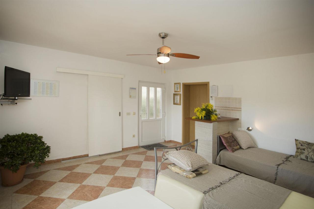 Apartments Gudelj Trogir Eksteriør bilde